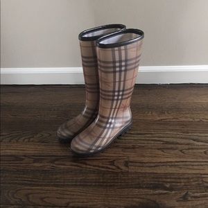 COPY - Burberry rain boots